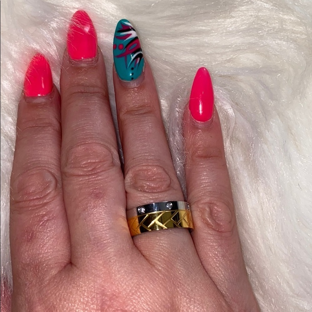New statement ring - Picture 2 of 4